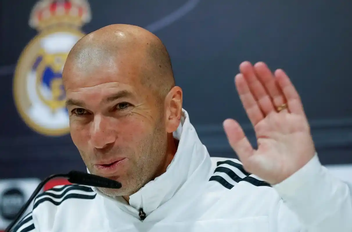 到被裁边缘 到被裁边缘