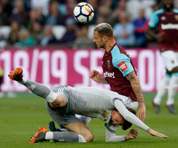 联赛初期濒 联赛初期濒