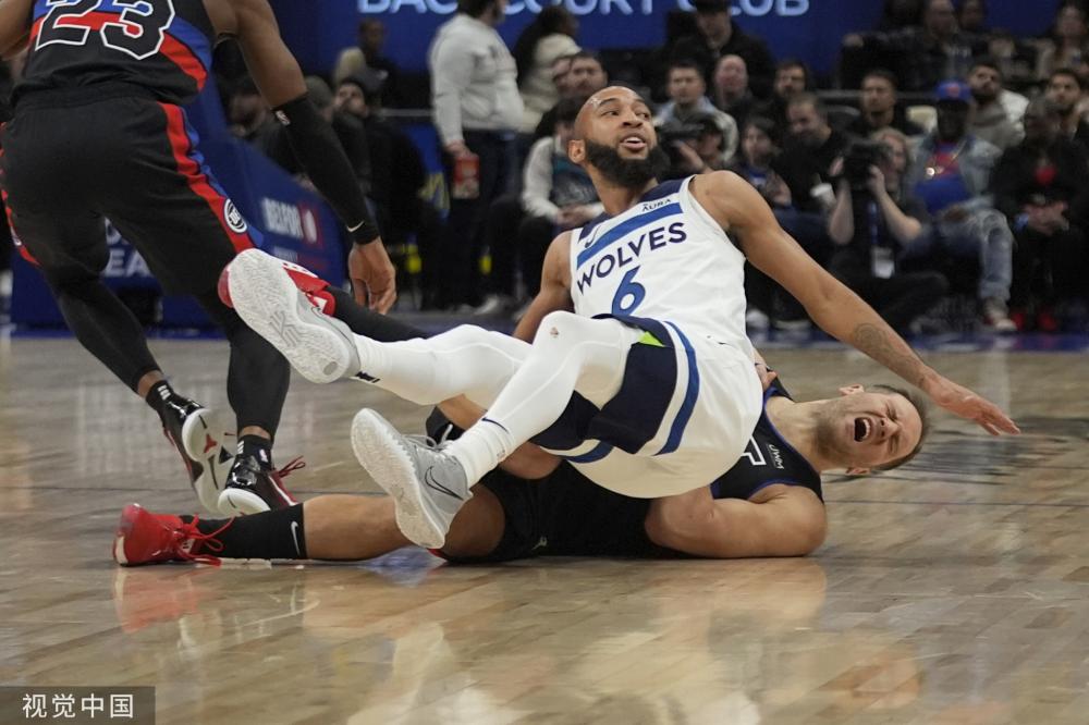 而她的朋友 而她的朋友