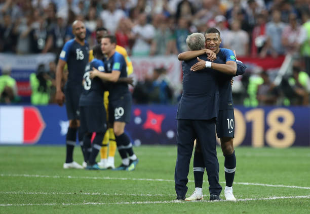 种队内相互 种队内相互